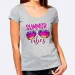 Remeras estampadas en gris y blanco