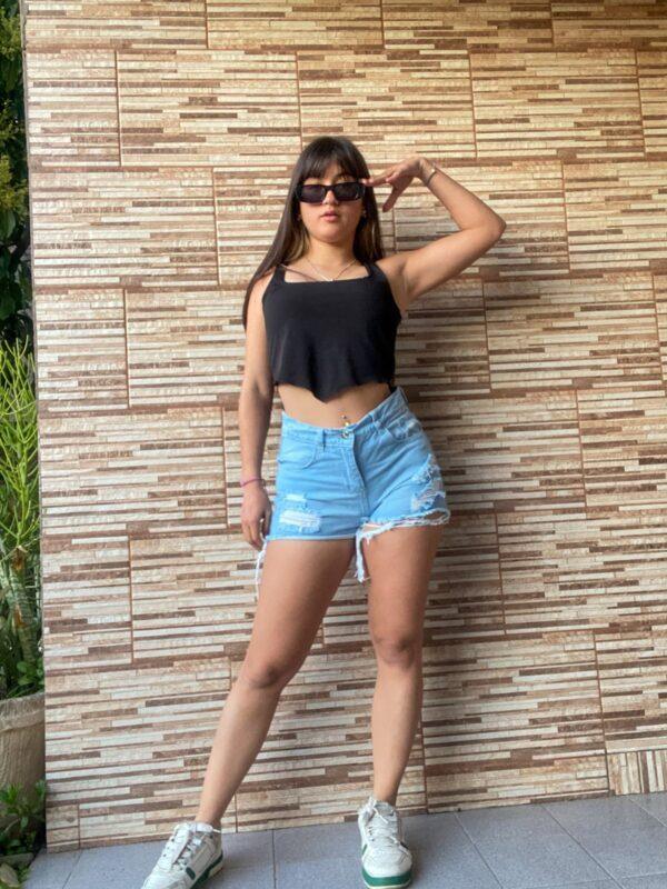 short con rotura celeste divasflores