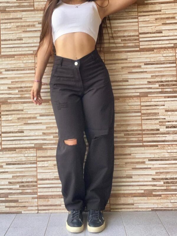 baggy negro con roturas