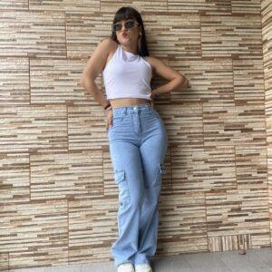 jeans wide leg cargo celeste nevado elastizado delante2