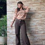 wide leg chocolate oscuro rígido